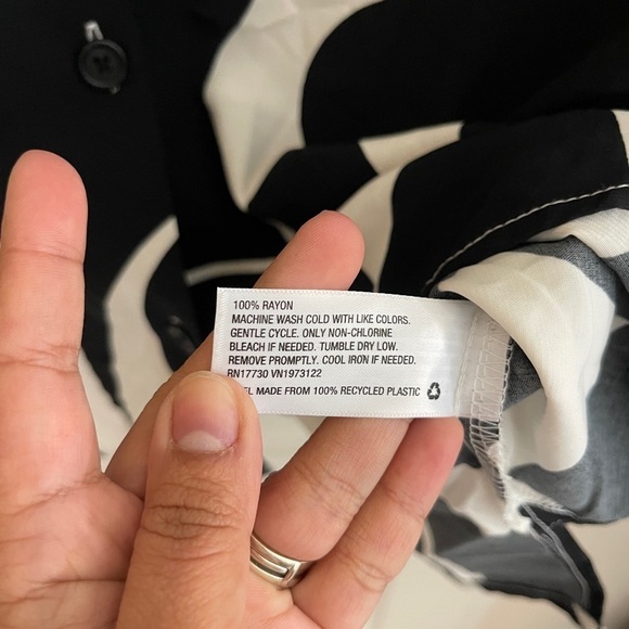 0310 - A NEW DAY Women’s Medium Black/White Abstract Print Relaxed Fit Shirt - Picture 6 of 6